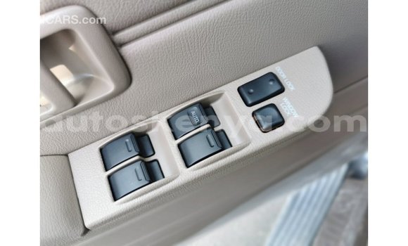 Nunua Imported Toyota Land Cruiser Nyingine Gari ndani ya Import - Dubai nchini Kati Kenya Nunua Imported Toyota Land Cruiser Nyingine Gari ndani ya Import - Dubai nchini Kati Kenya