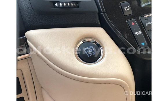 Nunua Imported Toyota Land Cruiser Nyeusi Gari ndani ya Import - Dubai nchini Kati Kenya Nunua Imported Toyota Land Cruiser Nyeusi Gari ndani ya Import - Dubai nchini Kati Kenya