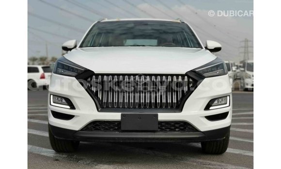 Nunua Imported Hyundai Tucson Nyeupe Gari ndani ya Import - Dubai nchini Kati Kenya Nunua Imported Hyundai Tucson Nyeupe Gari ndani ya Import - Dubai nchini Kati Kenya