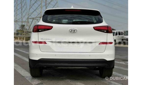 Nunua Imported Hyundai Tucson Nyeupe Gari ndani ya Import - Dubai nchini Kati Kenya Nunua Imported Hyundai Tucson Nyeupe Gari ndani ya Import - Dubai nchini Kati Kenya
