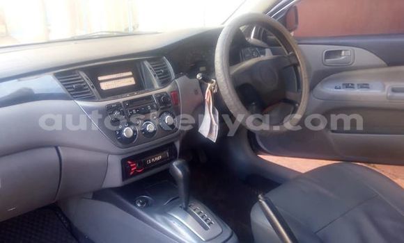 Oofamaa Mitsubishi Lancer Silver Makiinaa iti Thika keessatti Nairobi keessatti Oofamaa Mitsubishi Lancer Silver Makiinaa iti Thika keessatti Nairobi keessatti