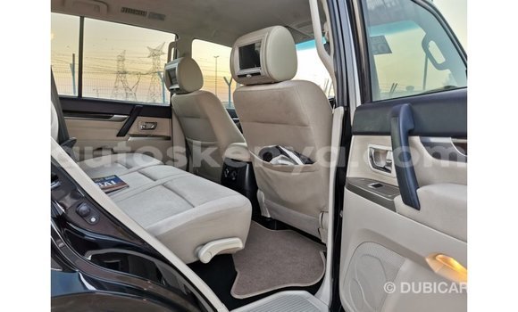 Nunua Imported Mitsubishi Pajero Nyeusi Gari ndani ya Import - Dubai nchini Kati Kenya Nunua Imported Mitsubishi Pajero Nyeusi Gari ndani ya Import - Dubai nchini Kati Kenya