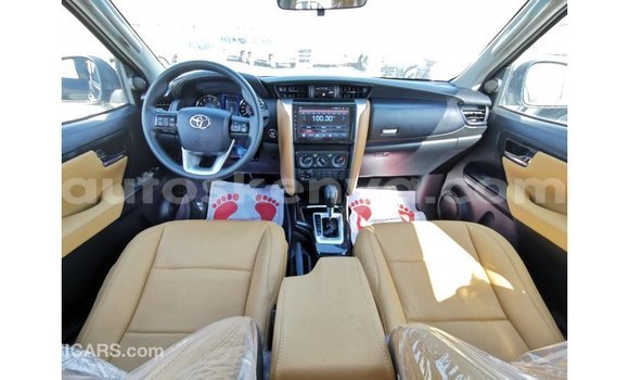 Buy Import Toyota Fortuner Black Car in Import - Dubai in Central Kenya Buy Import Toyota Fortuner Black Car in Import - Dubai in Central Kenya