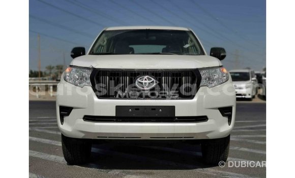 Nunua Imported Toyota Prado Nyeupe Gari ndani ya Import - Dubai nchini Kati Kenya Nunua Imported Toyota Prado Nyeupe Gari ndani ya Import - Dubai nchini Kati Kenya