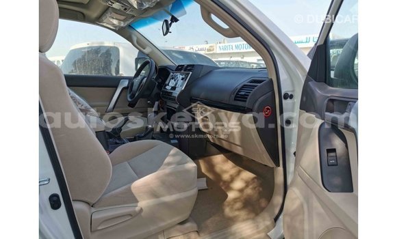 Nunua Imported Toyota Prado Nyeupe Gari ndani ya Import - Dubai nchini Kati Kenya Nunua Imported Toyota Prado Nyeupe Gari ndani ya Import - Dubai nchini Kati Kenya