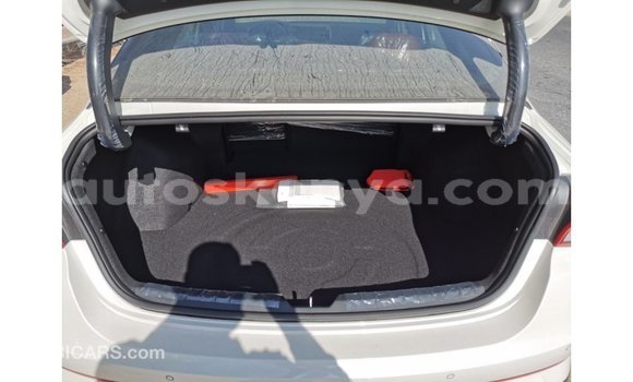 Nunua Imported Kia K5 Nyeupe Gari ndani ya Import - Dubai nchini Kati Kenya Nunua Imported Kia K5 Nyeupe Gari ndani ya Import - Dubai nchini Kati Kenya