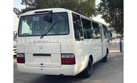 Imported Toyota Coaster White Makiinaa iti Import - Dubai keessatti Central Kenya keessatti Imported Toyota Coaster White Makiinaa iti Import - Dubai keessatti Central Kenya keessatti