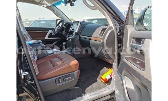 Nunua Imported Toyota Land Cruiser Nyeusi Gari ndani ya Import - Dubai nchini Kati Kenya Nunua Imported Toyota Land Cruiser Nyeusi Gari ndani ya Import - Dubai nchini Kati Kenya