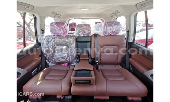 Nunua Imported Toyota Land Cruiser Nyeusi Gari ndani ya Import - Dubai nchini Kati Kenya Nunua Imported Toyota Land Cruiser Nyeusi Gari ndani ya Import - Dubai nchini Kati Kenya
