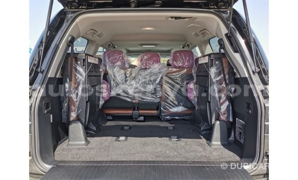 Nunua Imported Toyota Land Cruiser Nyeusi Gari ndani ya Import - Dubai nchini Kati Kenya Nunua Imported Toyota Land Cruiser Nyeusi Gari ndani ya Import - Dubai nchini Kati Kenya