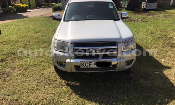 Oofamaa Ford Ranger Silver Makiinaa iti Nairobi keessatti Nairobi keessatti
