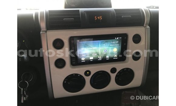 Nunua Imported Toyota FJ Cruiser Nyeupe Gari ndani ya Import - Dubai nchini Kati Kenya Nunua Imported Toyota FJ Cruiser Nyeupe Gari ndani ya Import - Dubai nchini Kati Kenya