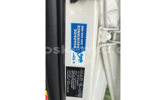 Nunua Imported Toyota FJ Cruiser Nyeupe Gari ndani ya Import - Dubai nchini Kati Kenya Nunua Imported Toyota FJ Cruiser Nyeupe Gari ndani ya Import - Dubai nchini Kati Kenya