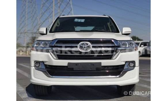 Buy Import Toyota Land Cruiser White Car in Import - Dubai in Central Kenya Buy Import Toyota Land Cruiser White Car in Import - Dubai in Central Kenya