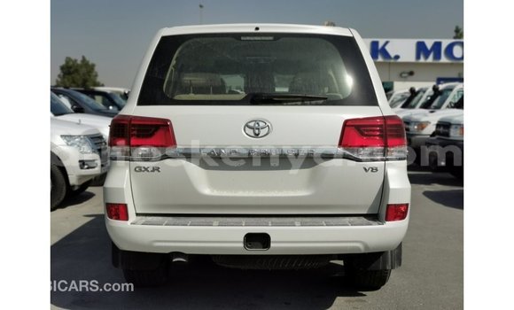 Nunua Imported Toyota Land Cruiser Nyeupe Gari ndani ya Import - Dubai nchini Kati Kenya Nunua Imported Toyota Land Cruiser Nyeupe Gari ndani ya Import - Dubai nchini Kati Kenya