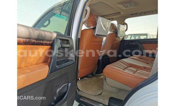 Buy Import Toyota Land Cruiser White Car in Import - Dubai in Central Kenya Buy Import Toyota Land Cruiser White Car in Import - Dubai in Central Kenya