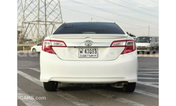 Nunua Imported Toyota Camry Nyeupe Gari ndani ya Import - Dubai nchini Kati Kenya Nunua Imported Toyota Camry Nyeupe Gari ndani ya Import - Dubai nchini Kati Kenya
