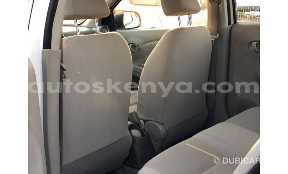 Nunua Imported Nissan Sunny Nyeupe Gari ndani ya Import - Dubai nchini Kati Kenya Nunua Imported Nissan Sunny Nyeupe Gari ndani ya Import - Dubai nchini Kati Kenya