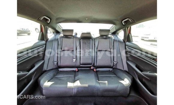 Nunua Imported Honda C Nyekundu Bike ndani ya Import - Dubai nchini Kati Kenya Nunua Imported Honda C Nyekundu Bike ndani ya Import - Dubai nchini Kati Kenya