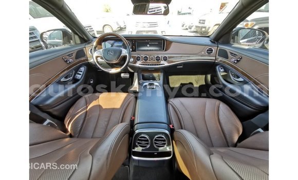 Nunua Imported Mercedes‒Benz 1117 Nyeusi Lori ndani ya Import - Dubai nchini Kati Kenya Nunua Imported Mercedes‒Benz 1117 Nyeusi Lori ndani ya Import - Dubai nchini Kati Kenya