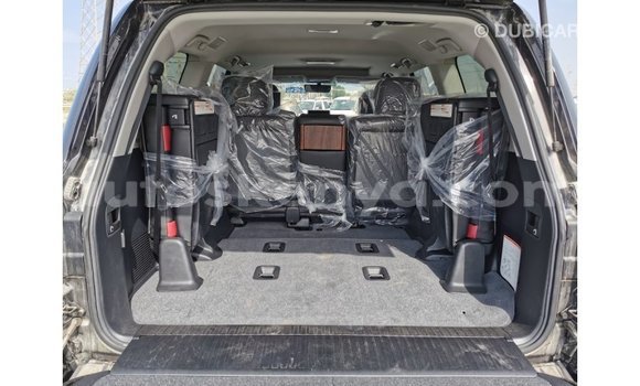 Buy Import Toyota Land Cruiser Black Car in Import - Dubai in Central Kenya Buy Import Toyota Land Cruiser Black Car in Import - Dubai in Central Kenya
