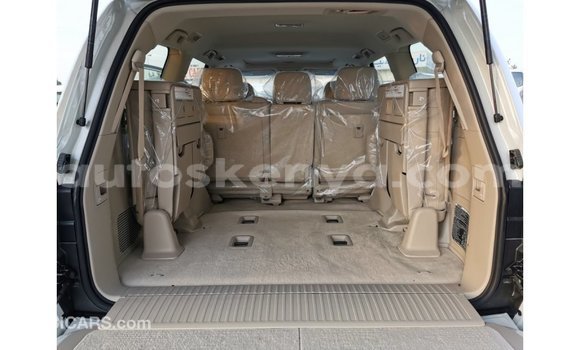 Buy Import Toyota Land Cruiser White Car in Import - Dubai in Central Kenya Buy Import Toyota Land Cruiser White Car in Import - Dubai in Central Kenya