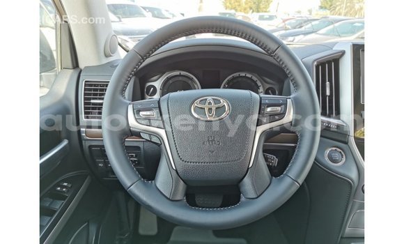 Nunua Imported Toyota Land Cruiser Nyeusi Gari ndani ya Import - Dubai nchini Kati Kenya Nunua Imported Toyota Land Cruiser Nyeusi Gari ndani ya Import - Dubai nchini Kati Kenya