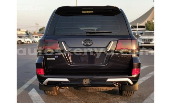 Imported Toyota Land Cruiser Black Makiinaa iti Import - Dubai keessatti Central Kenya keessatti Imported Toyota Land Cruiser Black Makiinaa iti Import - Dubai keessatti Central Kenya keessatti