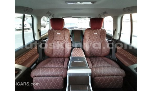 Imported Toyota Land Cruiser Black Makiinaa iti Import - Dubai keessatti Central Kenya keessatti Imported Toyota Land Cruiser Black Makiinaa iti Import - Dubai keessatti Central Kenya keessatti