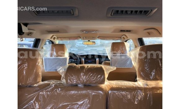 Buy Import Toyota Fortuner Black Car in Import - Dubai in Central Kenya Buy Import Toyota Fortuner Black Car in Import - Dubai in Central Kenya