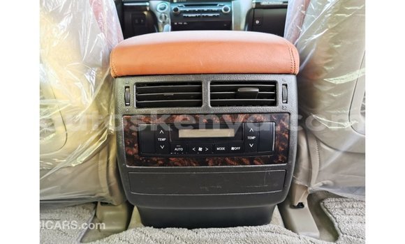Nunua Imported Toyota Land Cruiser Nyeusi Gari ndani ya Import - Dubai nchini Kati Kenya Nunua Imported Toyota Land Cruiser Nyeusi Gari ndani ya Import - Dubai nchini Kati Kenya
