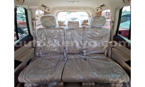 Buy Import Toyota Land Cruiser White Car in Import - Dubai in Central Kenya Buy Import Toyota Land Cruiser White Car in Import - Dubai in Central Kenya