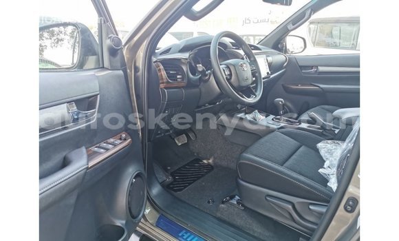 Buy Import Toyota Hilux Brown Car in Import - Dubai in Central Kenya Buy Import Toyota Hilux Brown Car in Import - Dubai in Central Kenya