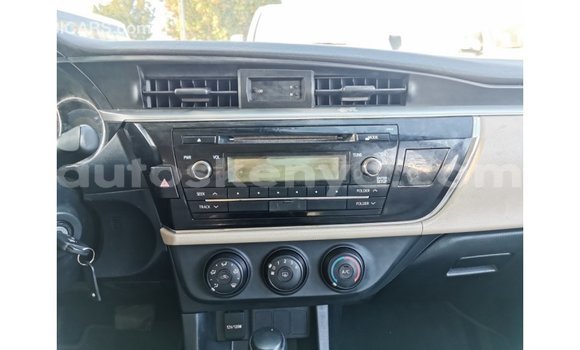 Imported Toyota Corolla White Makiinaa iti Import - Dubai keessatti Central Kenya keessatti Imported Toyota Corolla White Makiinaa iti Import - Dubai keessatti Central Kenya keessatti