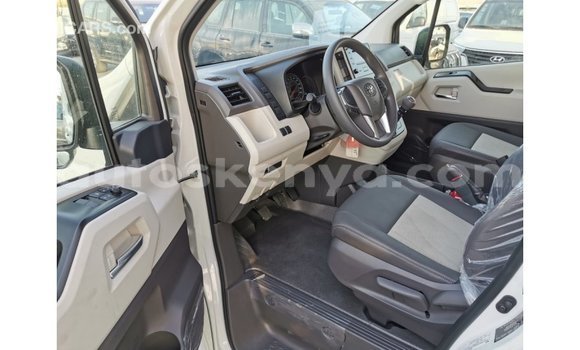 Nunua Imported Toyota Hiace Nyeupe Gari ndani ya Import - Dubai nchini Kati Kenya Nunua Imported Toyota Hiace Nyeupe Gari ndani ya Import - Dubai nchini Kati Kenya