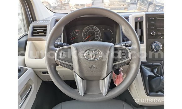 Nunua Imported Toyota Hiace Nyeupe Gari ndani ya Import - Dubai nchini Kati Kenya Nunua Imported Toyota Hiace Nyeupe Gari ndani ya Import - Dubai nchini Kati Kenya