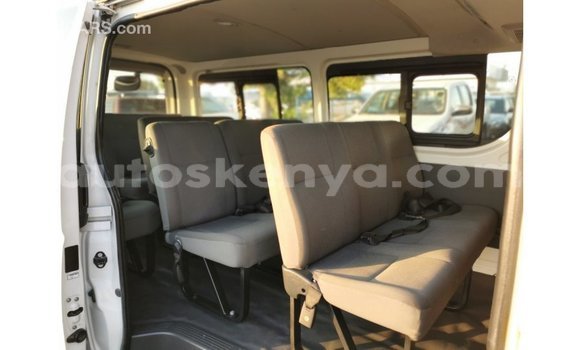 Imported Toyota Hiace White Makiinaa iti Import - Dubai keessatti Central Kenya keessatti Imported Toyota Hiace White Makiinaa iti Import - Dubai keessatti Central Kenya keessatti