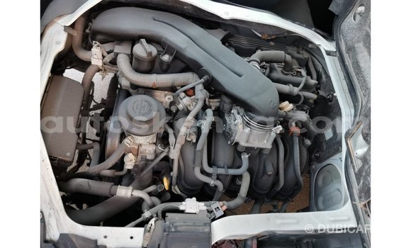 Imported Toyota Hiace White Makiinaa iti Import - Dubai keessatti Central Kenya keessatti Imported Toyota Hiace White Makiinaa iti Import - Dubai keessatti Central Kenya keessatti