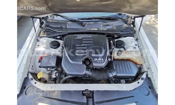 Nunua Imported Dodge Challenger Nyeupe Gari ndani ya Import - Dubai nchini Kati Kenya Nunua Imported Dodge Challenger Nyeupe Gari ndani ya Import - Dubai nchini Kati Kenya