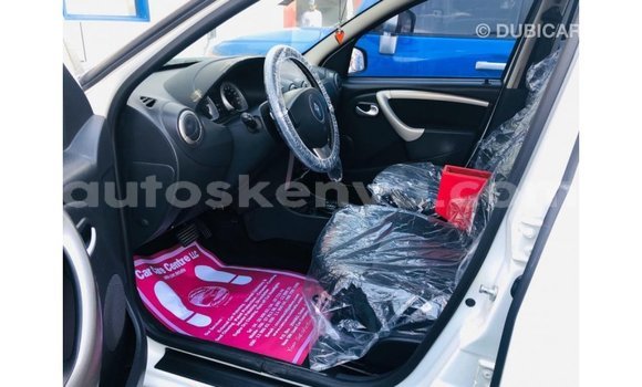 Imported Renault Duster White Makiinaa iti Import - Dubai keessatti Central Kenya keessatti Imported Renault Duster White Makiinaa iti Import - Dubai keessatti Central Kenya keessatti
