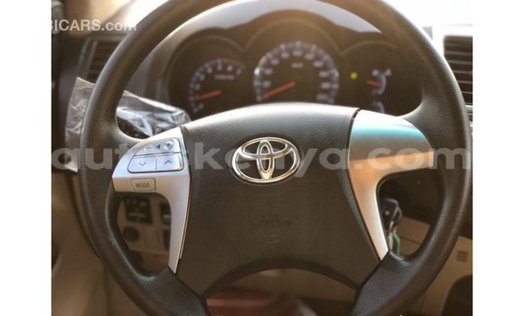 Nunua Imported Toyota Fortuner Nyeusi Gari ndani ya Import - Dubai nchini Kati Kenya Nunua Imported Toyota Fortuner Nyeusi Gari ndani ya Import - Dubai nchini Kati Kenya