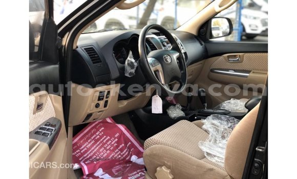 Nunua Imported Toyota Fortuner Nyeusi Gari ndani ya Import - Dubai nchini Kati Kenya Nunua Imported Toyota Fortuner Nyeusi Gari ndani ya Import - Dubai nchini Kati Kenya