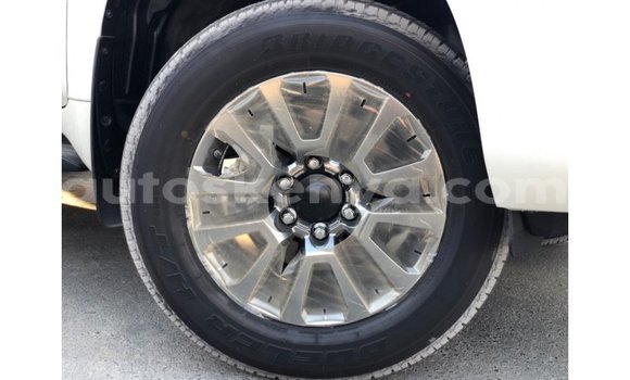 Nunua Imported Toyota Prado Nyeupe Gari ndani ya Import - Dubai nchini Kati Kenya Nunua Imported Toyota Prado Nyeupe Gari ndani ya Import - Dubai nchini Kati Kenya