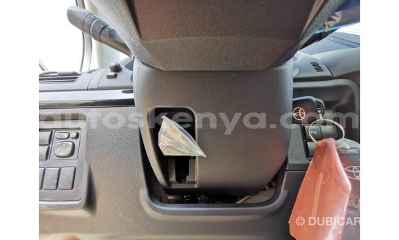 Nunua Imported Toyota Prado Nyeupe Gari ndani ya Import - Dubai nchini Kati Kenya Nunua Imported Toyota Prado Nyeupe Gari ndani ya Import - Dubai nchini Kati Kenya
