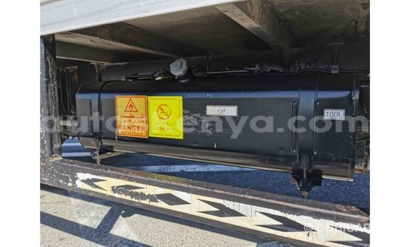 Buy Import Mitsubishi Carisma White Car in Import - Dubai in Central Kenya Buy Import Mitsubishi Carisma White Car in Import - Dubai in Central Kenya