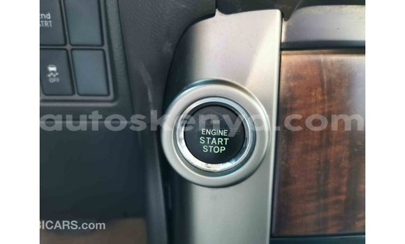 Imported Toyota Prado White Makiinaa iti Import - Dubai keessatti Central Kenya keessatti Imported Toyota Prado White Makiinaa iti Import - Dubai keessatti Central Kenya keessatti