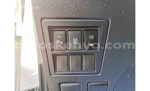 Imported Toyota Fortuner White Makiinaa iti Import - Dubai keessatti Central Kenya keessatti Imported Toyota Fortuner White Makiinaa iti Import - Dubai keessatti Central Kenya keessatti