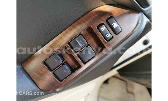 Imported Toyota Prado White Makiinaa iti Import - Dubai keessatti Central Kenya keessatti Imported Toyota Prado White Makiinaa iti Import - Dubai keessatti Central Kenya keessatti