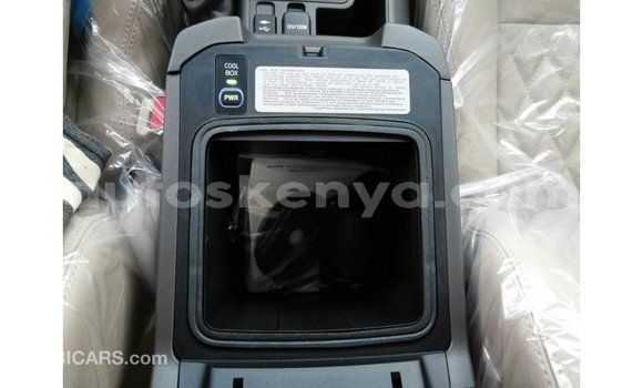 Imported Toyota Prado White Makiinaa iti Import - Dubai keessatti Central Kenya keessatti Imported Toyota Prado White Makiinaa iti Import - Dubai keessatti Central Kenya keessatti