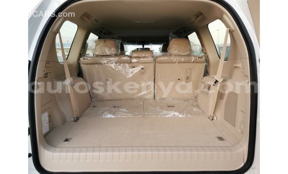 Imported Toyota Prado White Makiinaa iti Import - Dubai keessatti Central Kenya keessatti Imported Toyota Prado White Makiinaa iti Import - Dubai keessatti Central Kenya keessatti